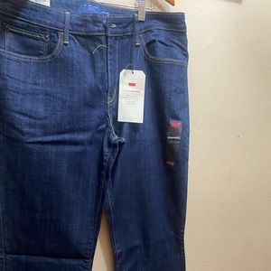 Boot cut Levi jeans, NEW WITH TAGS
